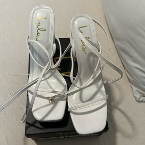 Lulus Sygole heel size 9 color white never worn